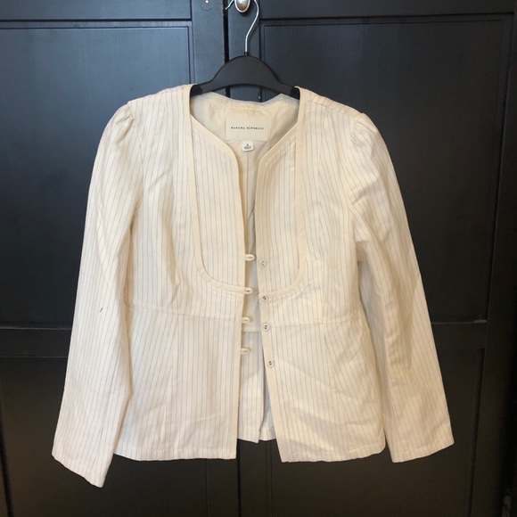 Banana Republic linen pinstripe blazer - Picture 2 of 13